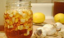 Cách ngâm tỏi với mật ong.